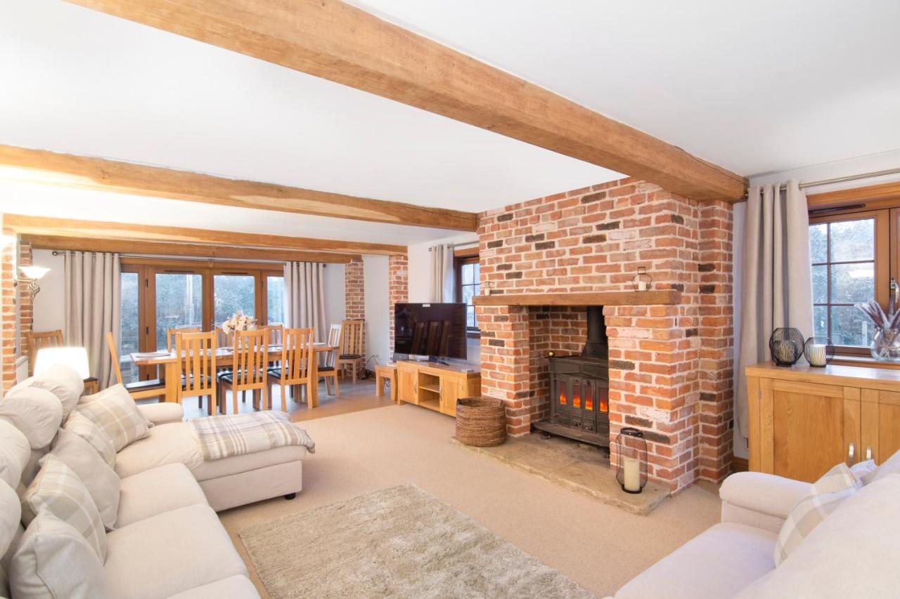 The Roost Group - The Coach House - Hot Tub Villa Gravesend Buitenkant foto
