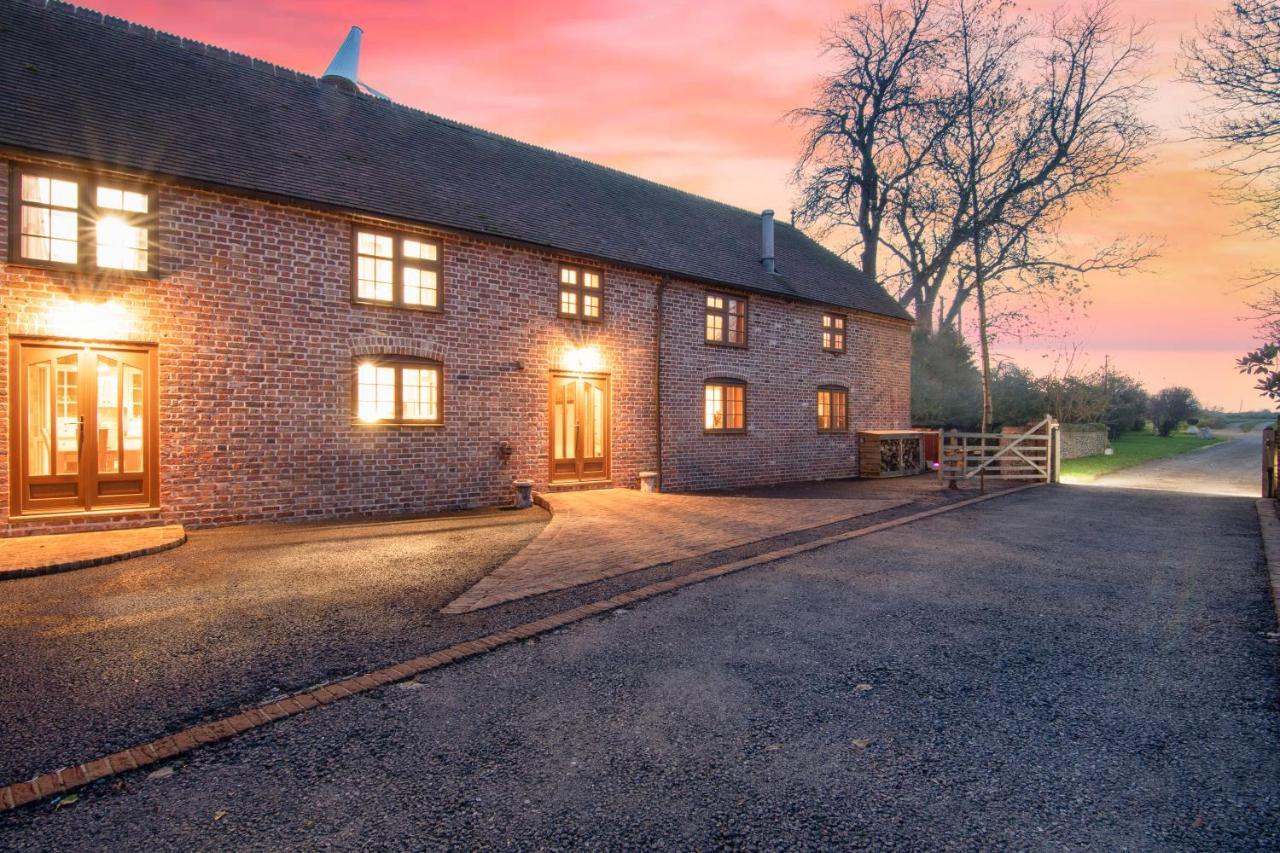 The Roost Group - The Coach House - Hot Tub Villa Gravesend Buitenkant foto