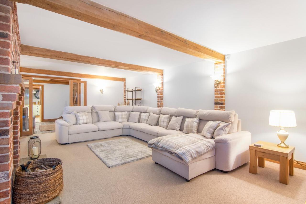 The Roost Group - The Coach House - Hot Tub Villa Gravesend Buitenkant foto