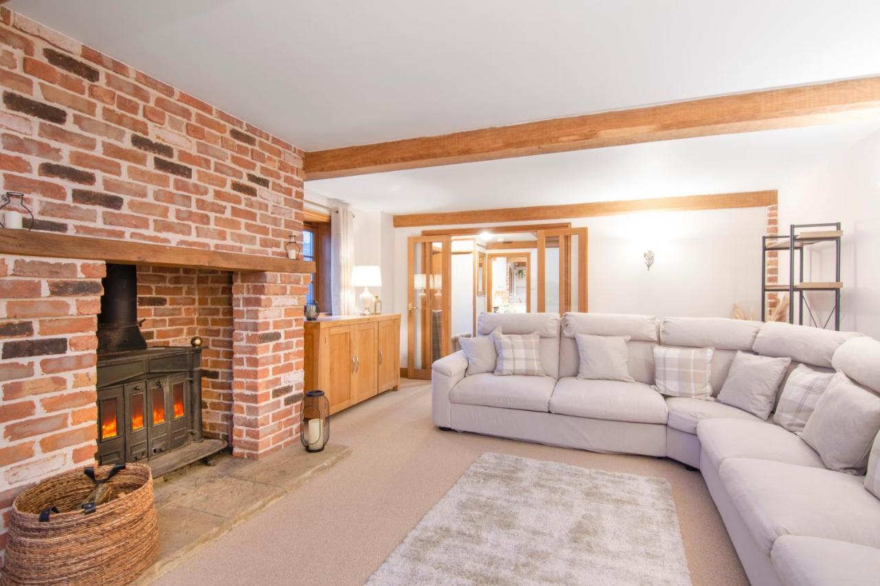 The Roost Group - The Coach House - Hot Tub Villa Gravesend Buitenkant foto