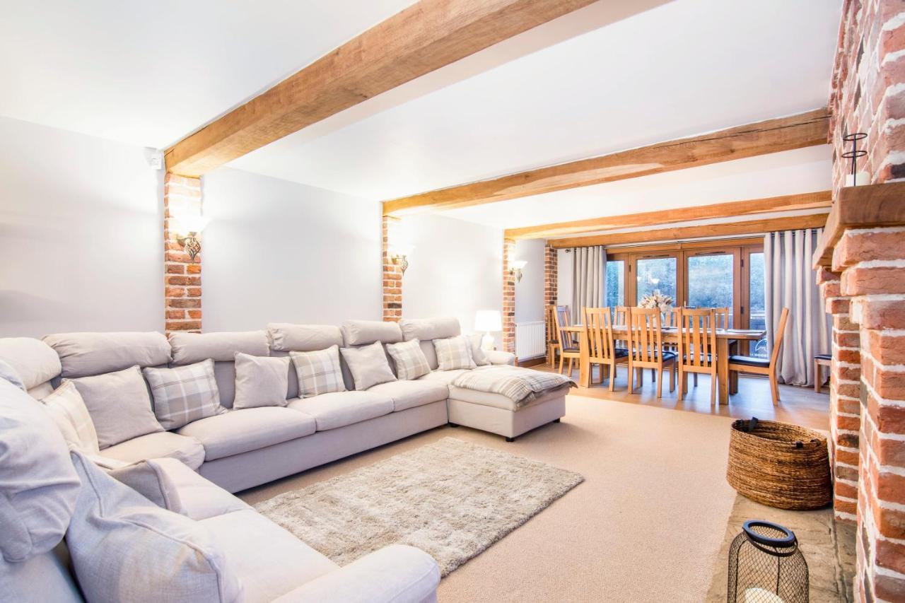 The Roost Group - The Coach House - Hot Tub Villa Gravesend Buitenkant foto