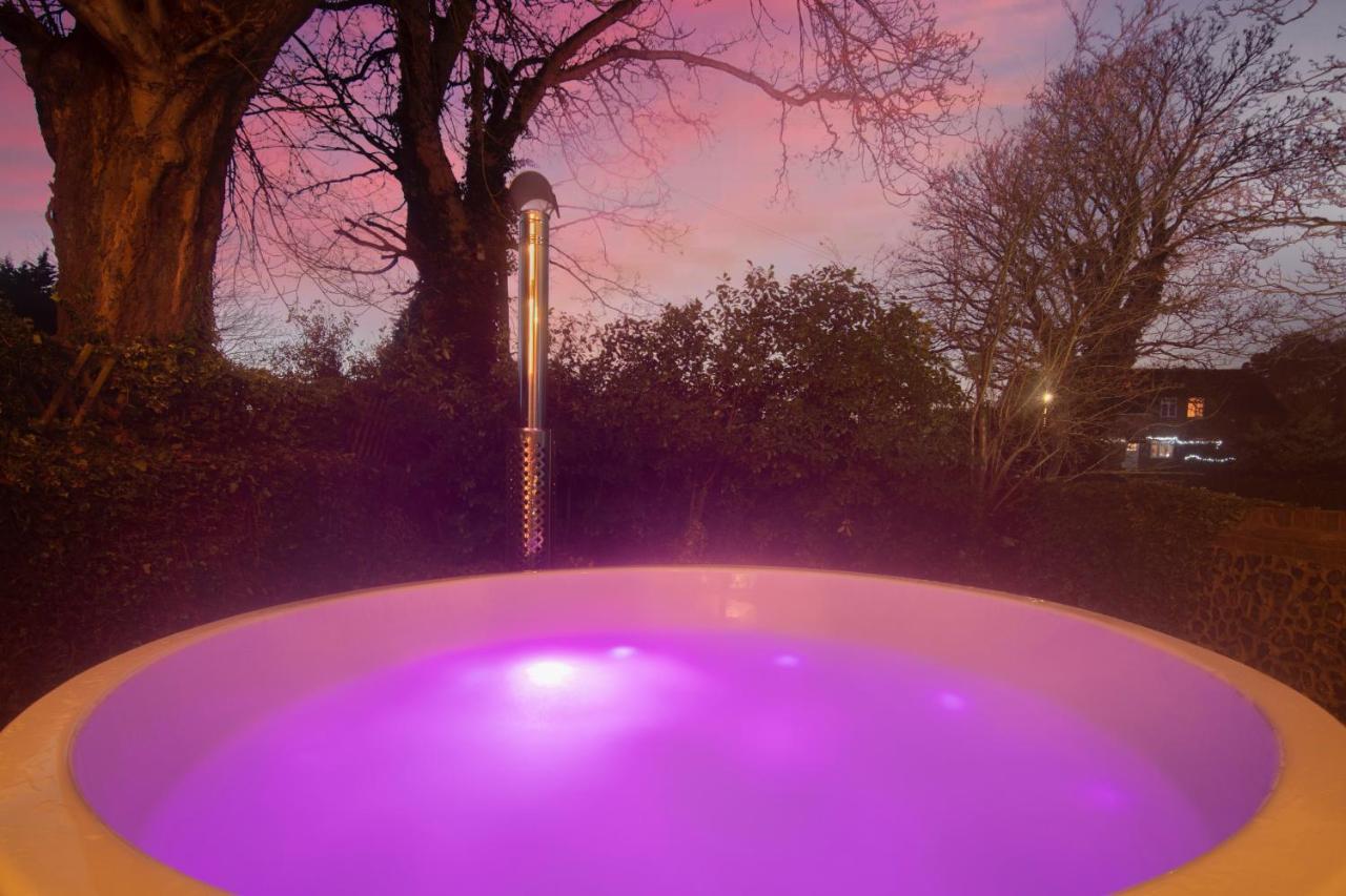 The Roost Group - The Coach House - Hot Tub Villa Gravesend Buitenkant foto