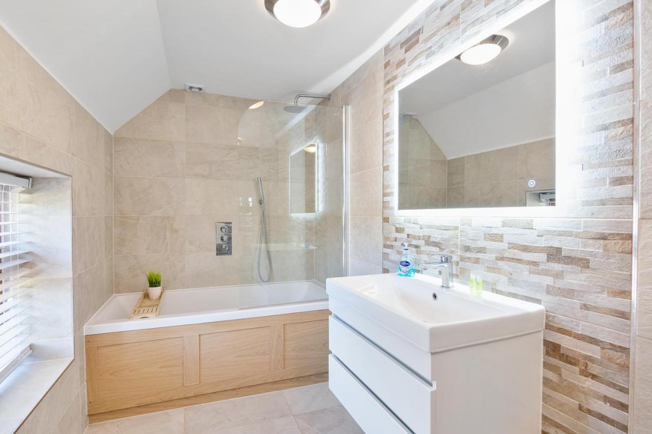 The Roost Group - The Coach House - Hot Tub Villa Gravesend Buitenkant foto