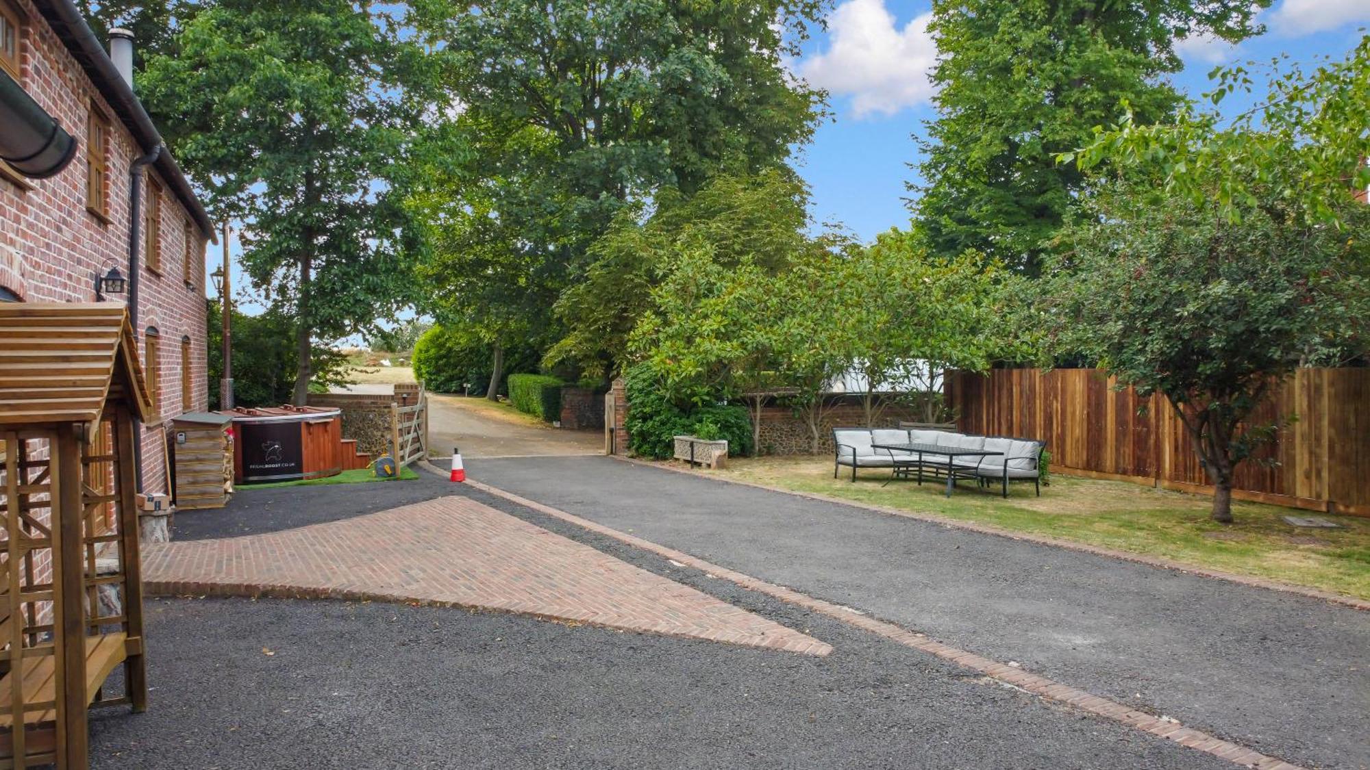 The Roost Group - The Coach House - Hot Tub Villa Gravesend Kamer foto