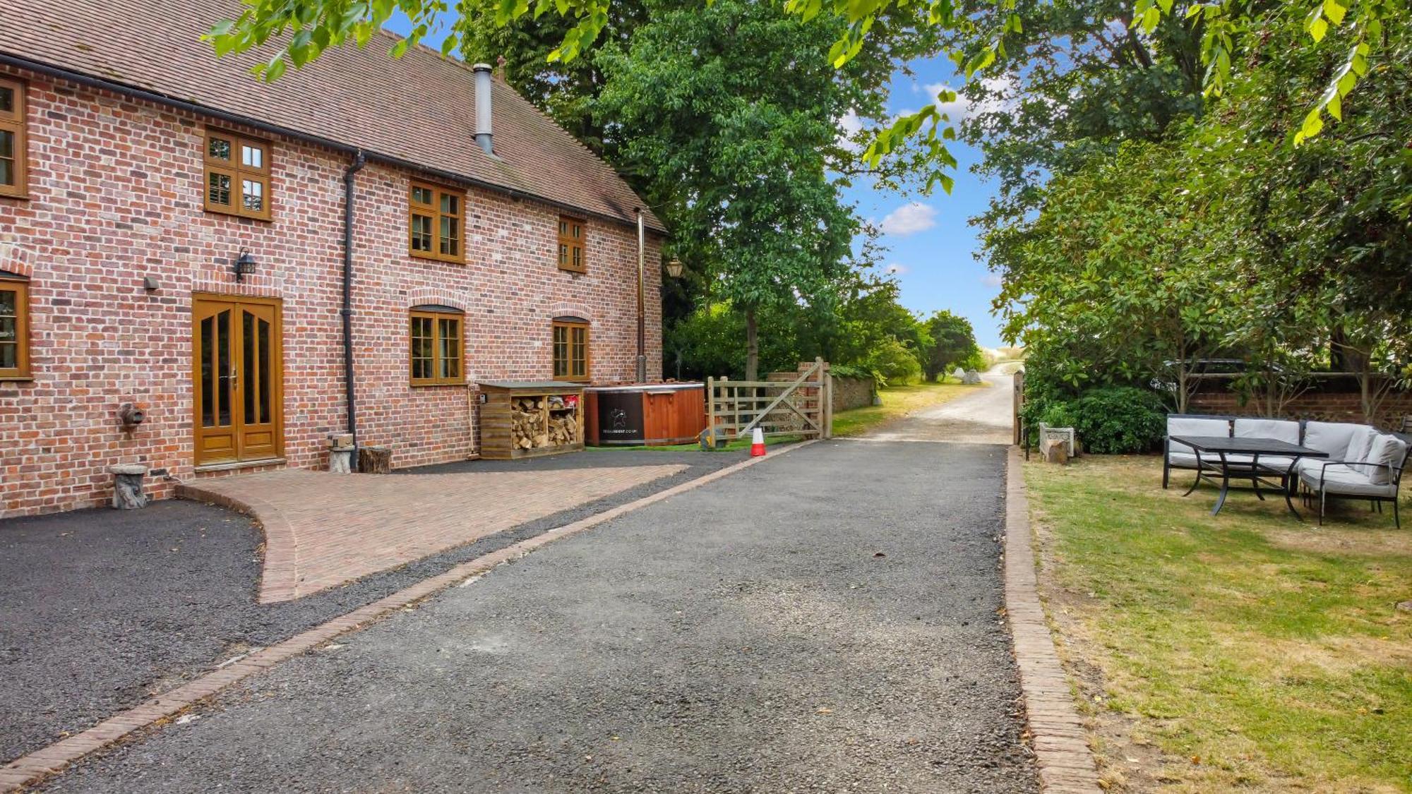 The Roost Group - The Coach House - Hot Tub Villa Gravesend Kamer foto